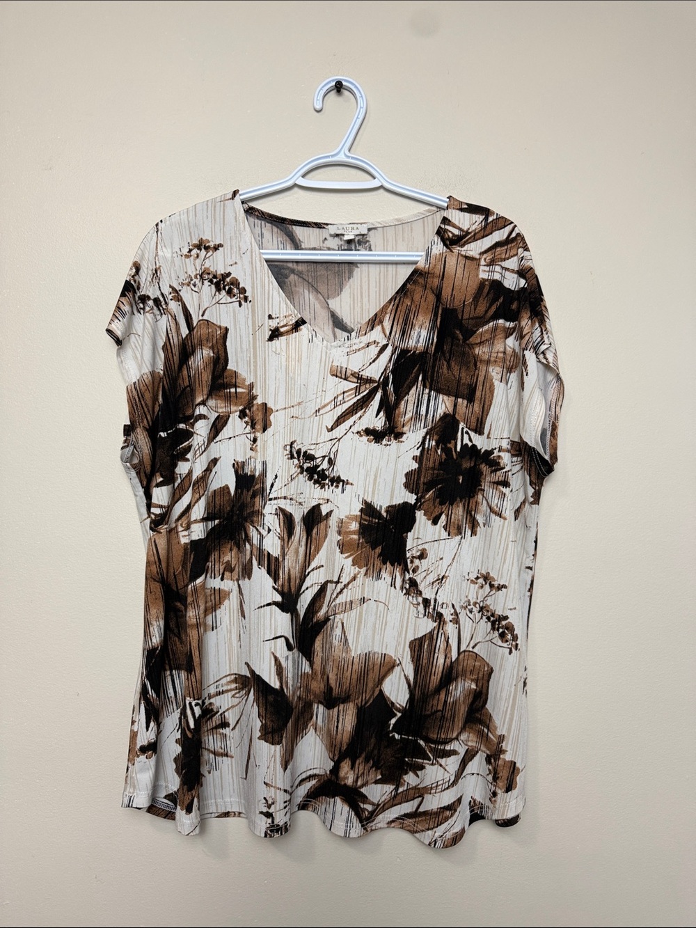 Laura Floral V-Neck Short Sleeve Top - Brown/White size 1X